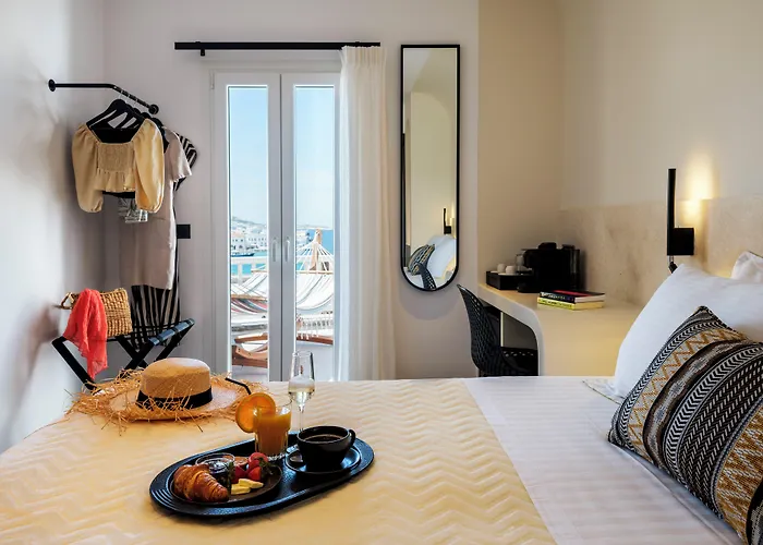 Yalos Sunset View Hotel 3*