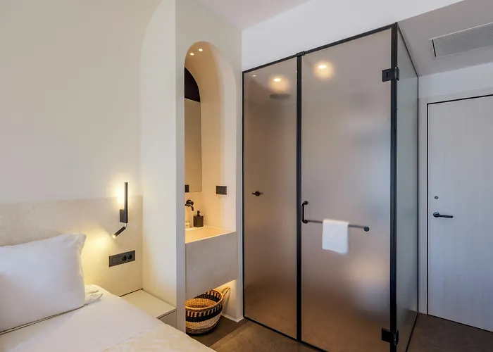 Yalos Sunset View מלון