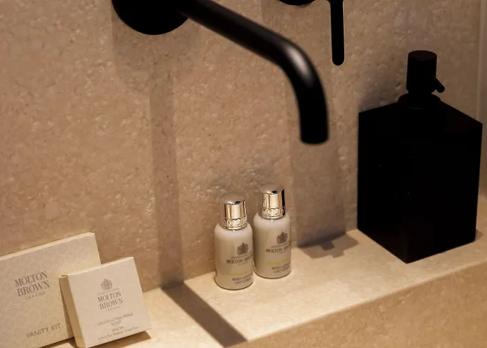 מלון Yalos Sunset View